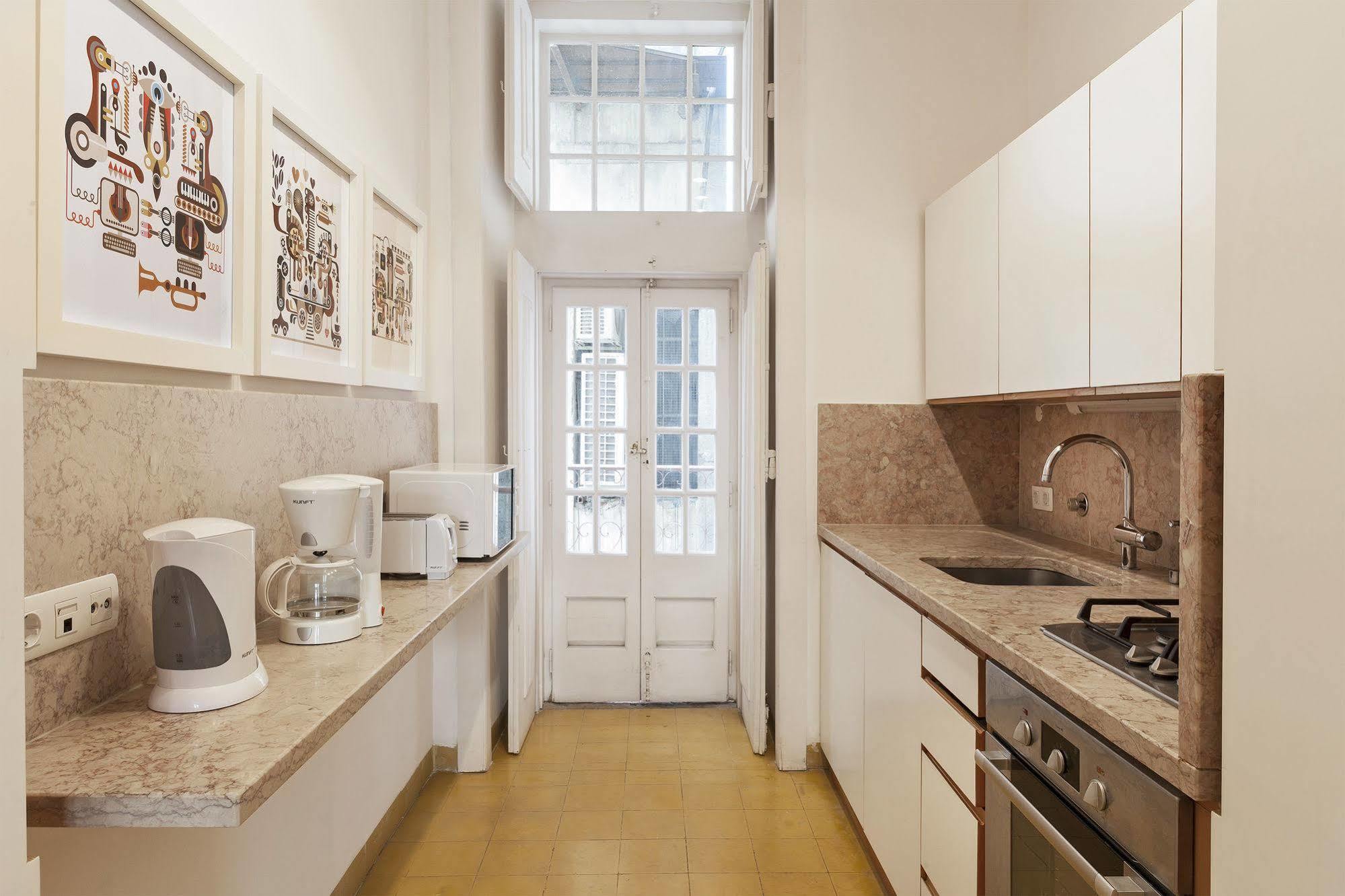 Freedom Serviced Apartments - Cais Do Sodre Lisboa Exterior foto